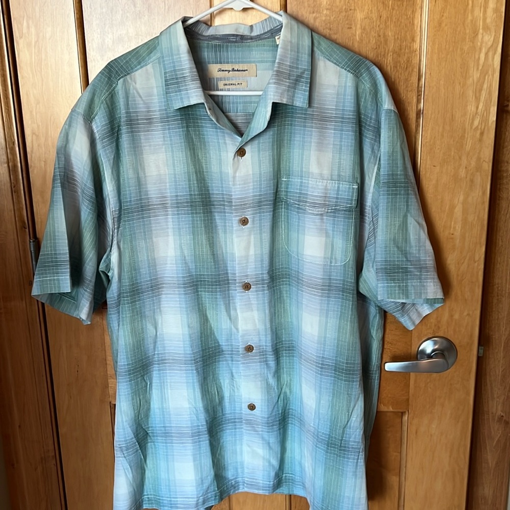 Men’s Tommy Bahama shirt